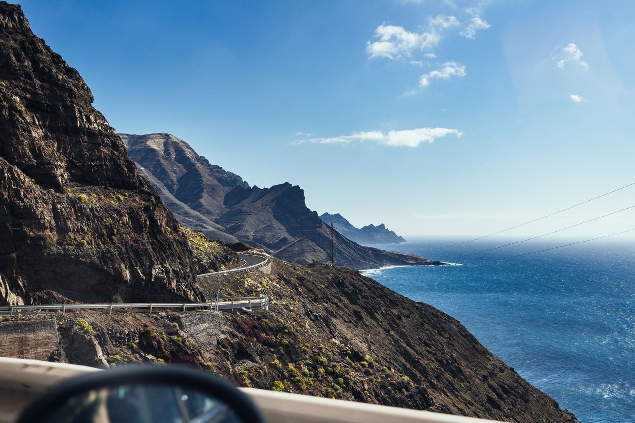 services-01 Captivating coastal road on Gran Canaria with stunning ocean views.